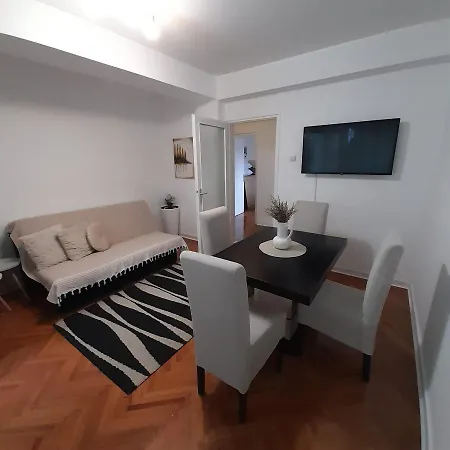 Mika **centar ** Apartman Kruševac